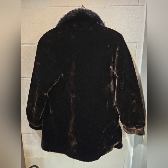 Vintage women's size Large faux fur coat - Picture 2 of 4